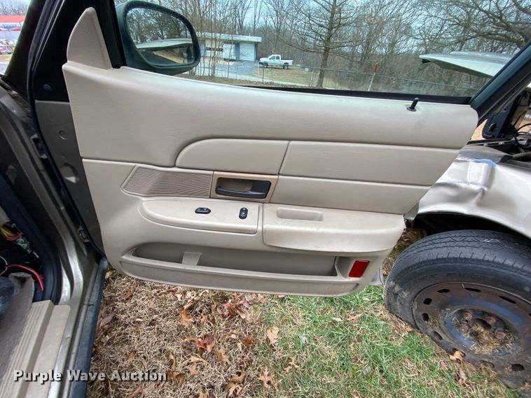 image for item HR9302 2005 Ford Crown Victoria Police Interceptor