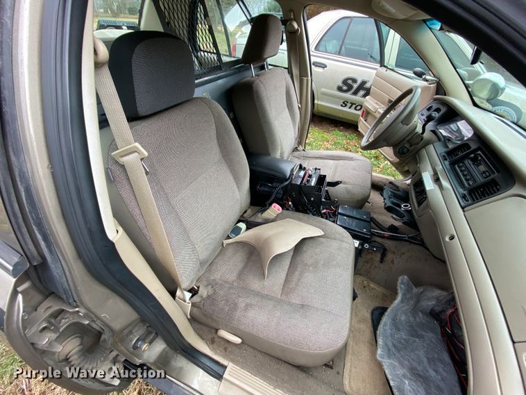 image for item HR9302 2005 Ford Crown Victoria Police Interceptor