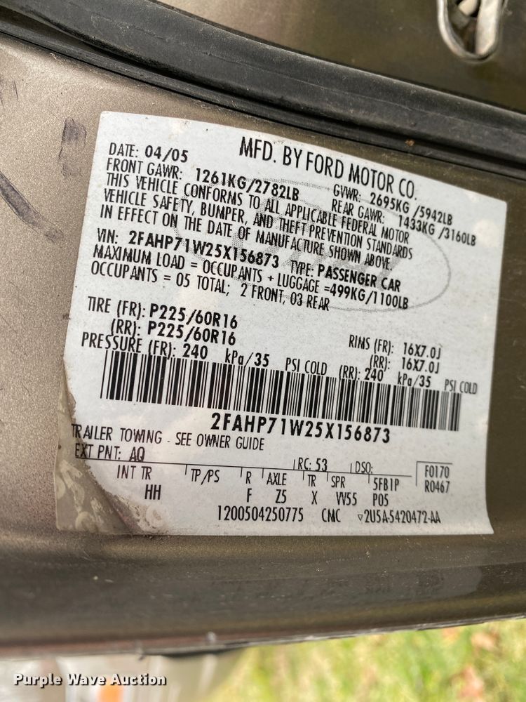 image for item HR9302 2005 Ford Crown Victoria Police Interceptor