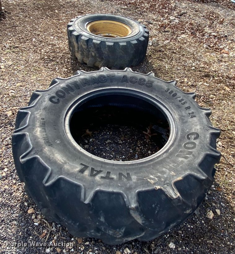 image for item HR9331 (2) tires