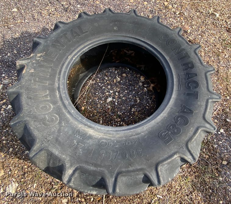 image for item HR9331 (2) tires