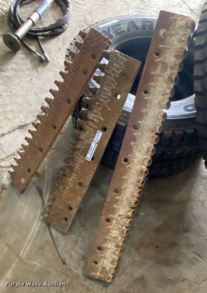 image for item HR9338 (3) moldboard cutting edges