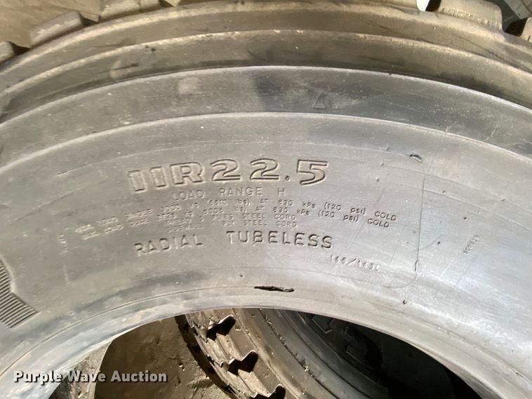 image for item HR9339 (3) Michelin G164RTD 11R22.5 recapped tires