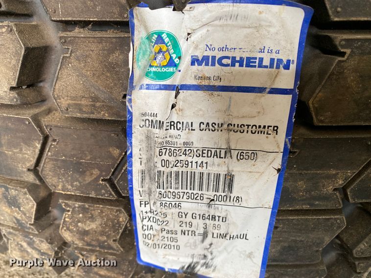 image for item HR9339 (3) Michelin G164RTD 11R22.5 recapped tires