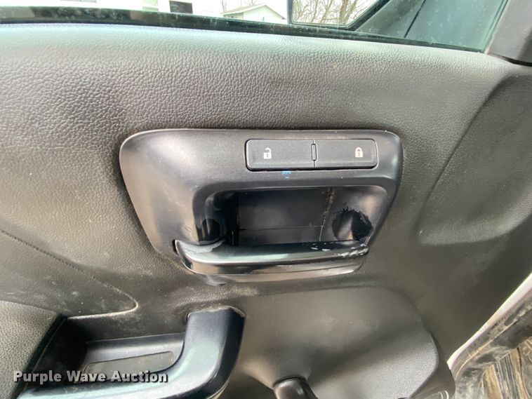 image for item HR9341 2014 Chevrolet Silverado 1500  pickup truck