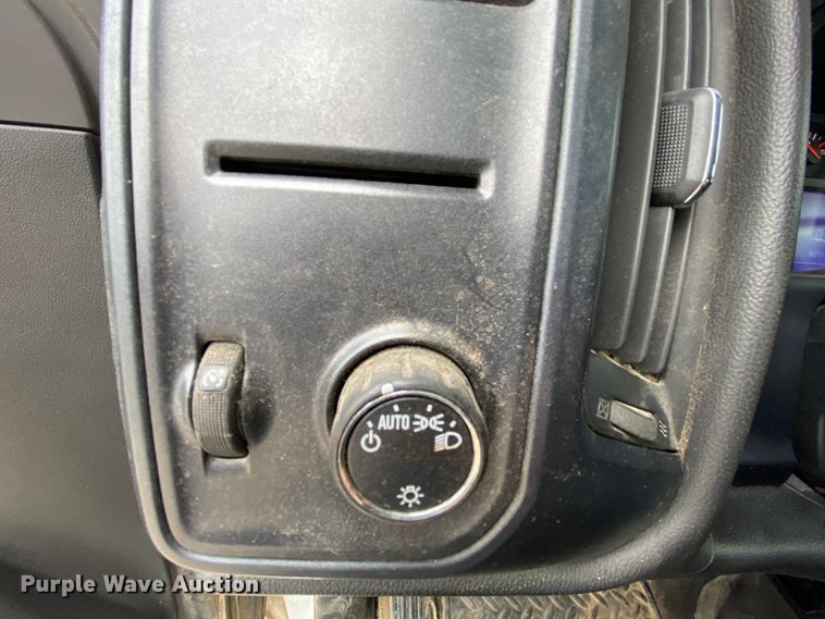 image for item HR9341 2014 Chevrolet Silverado 1500  pickup truck