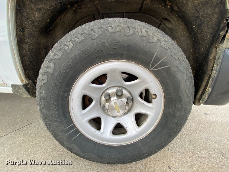 image for item HR9341 2014 Chevrolet Silverado 1500  pickup truck