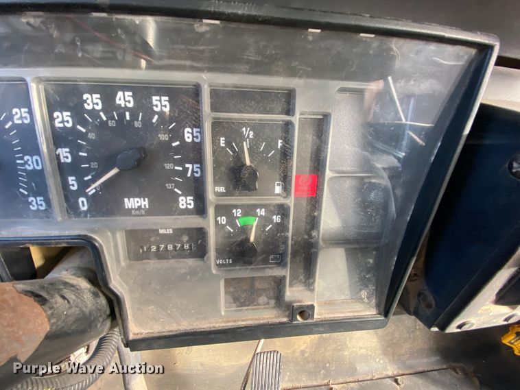 image for item HR9347 1999 International 3800 AmTran  school bus