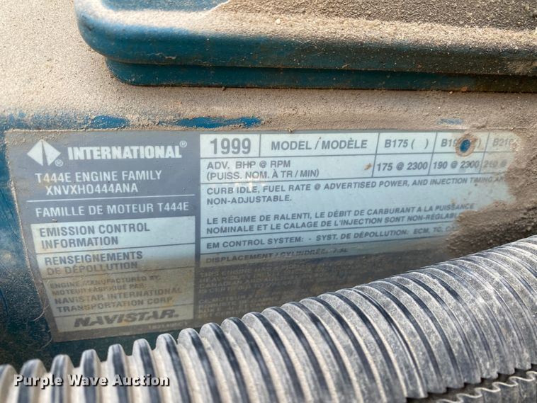 image for item HR9347 1999 International 3800 AmTran  school bus