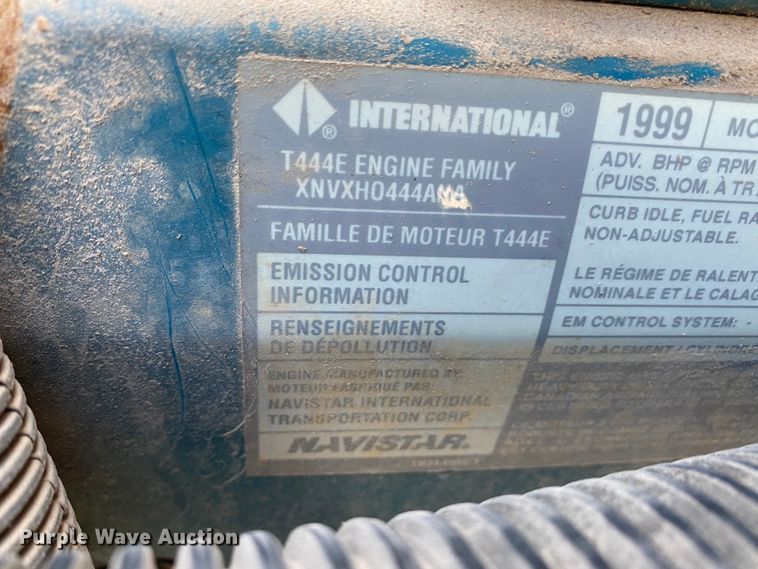 image for item HR9347 1999 International 3800 AmTran  school bus