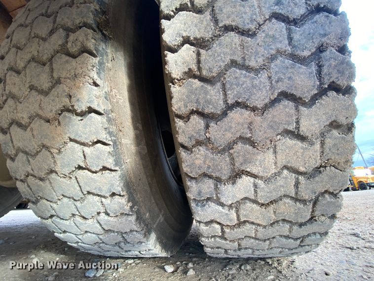 image for item HR9347 1999 International 3800 AmTran  school bus