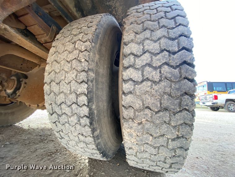 image for item HR9347 1999 International 3800 AmTran  school bus