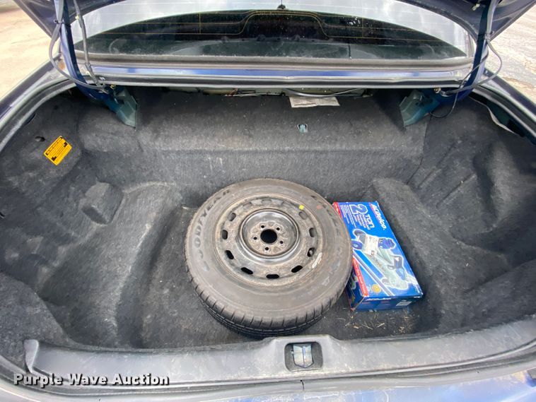 image for item HR9354 2004 Ford Crown Victoria Police Interceptor