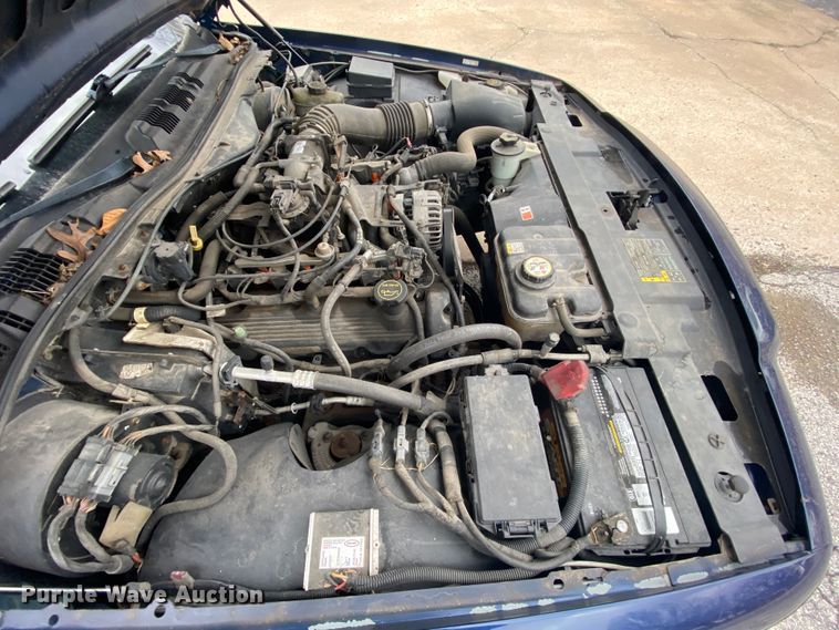 image for item HR9354 2004 Ford Crown Victoria Police Interceptor