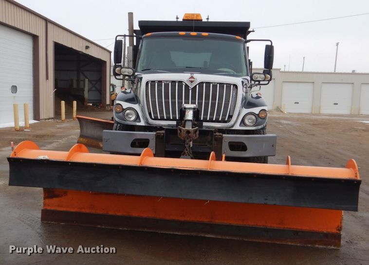 image for item HU9993 2011 International 7400  dump truck