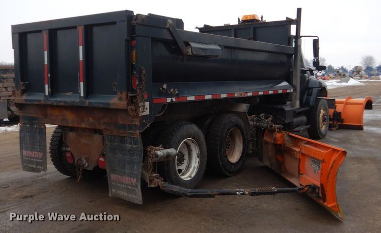 image for item HU9993 2011 International 7400  dump truck