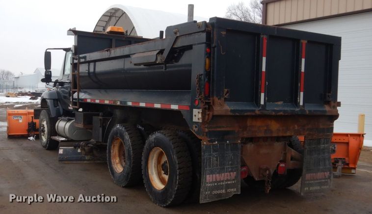 image for item HU9993 2011 International 7400  dump truck