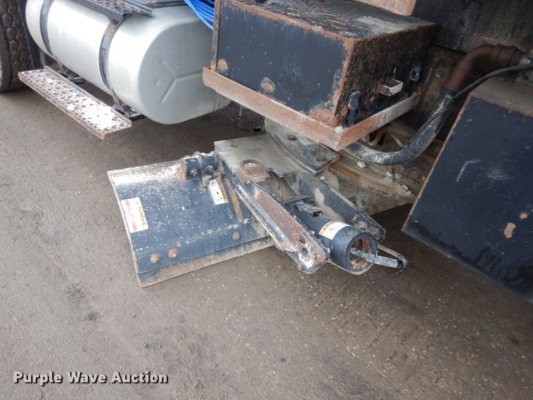 image for item HU9993 2011 International 7400  dump truck