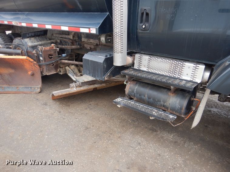 image for item HU9993 2011 International 7400  dump truck