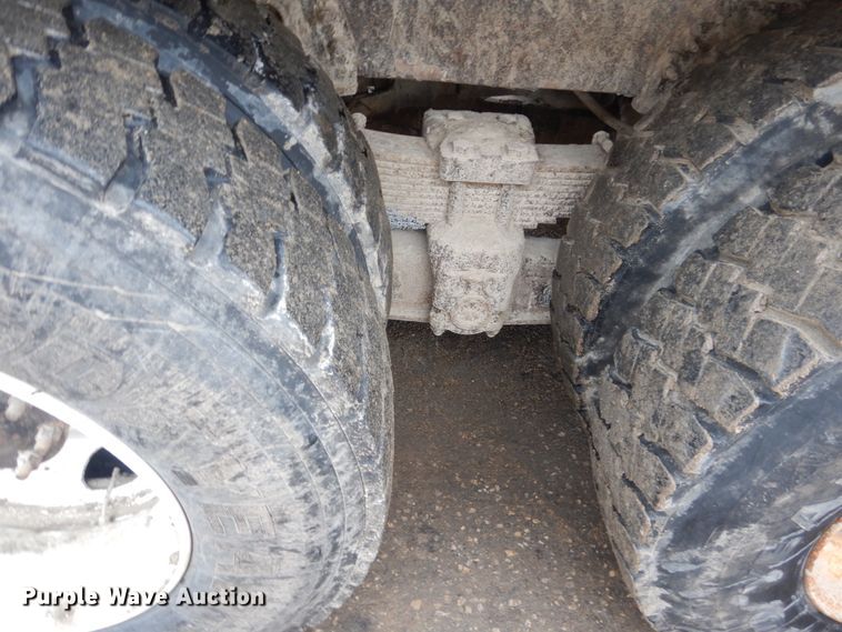 image for item HU9993 2011 International 7400  dump truck