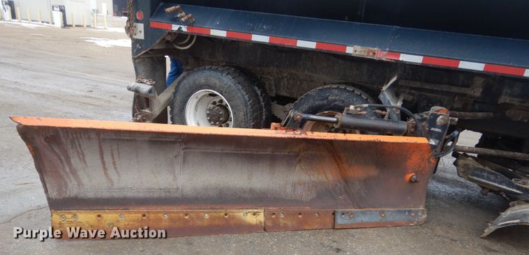 image for item HU9993 2011 International 7400  dump truck