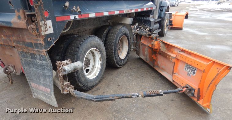 image for item HU9993 2011 International 7400  dump truck