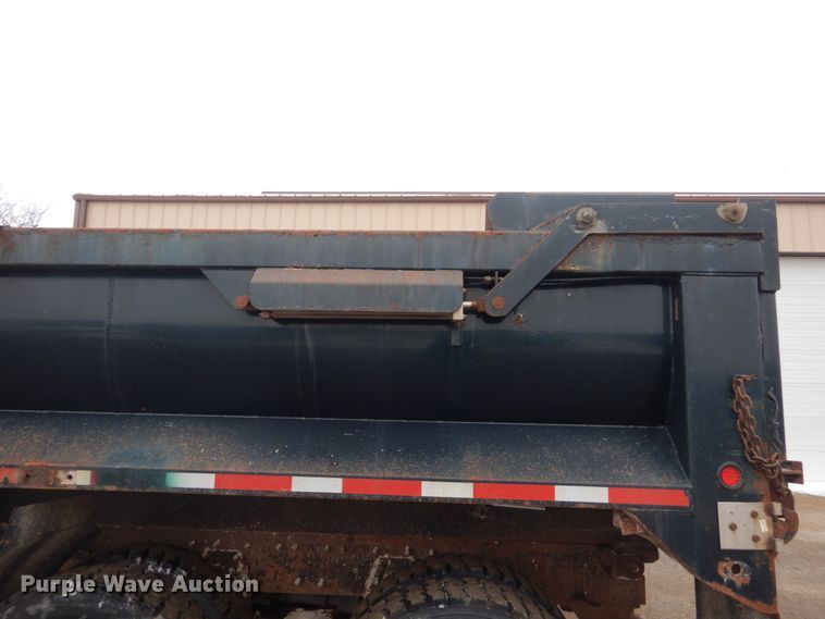 image for item HU9993 2011 International 7400  dump truck