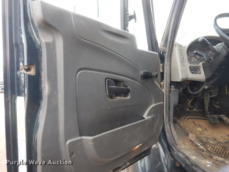 image for item HU9993 2011 International 7400  dump truck