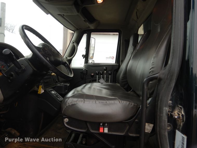 image for item HU9993 2011 International 7400  dump truck