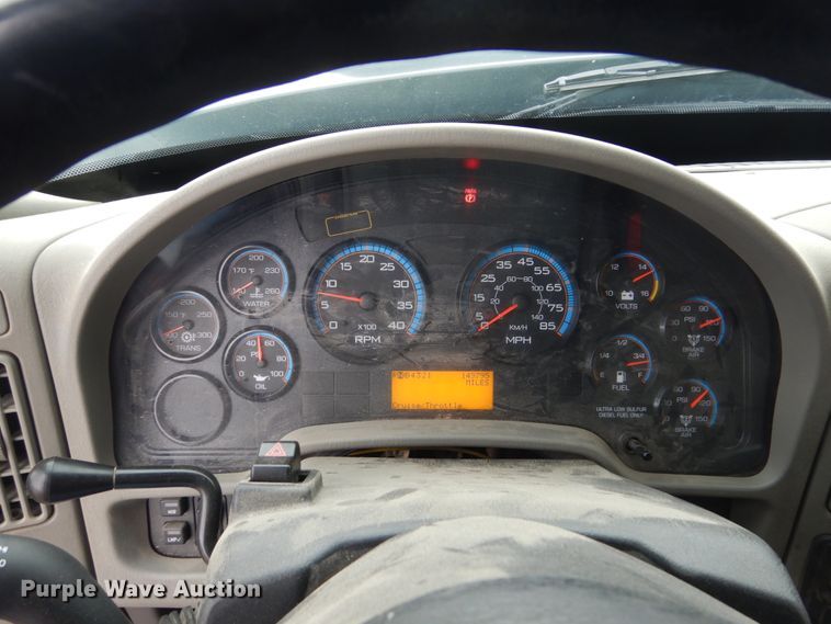 image for item HU9993 2011 International 7400  dump truck