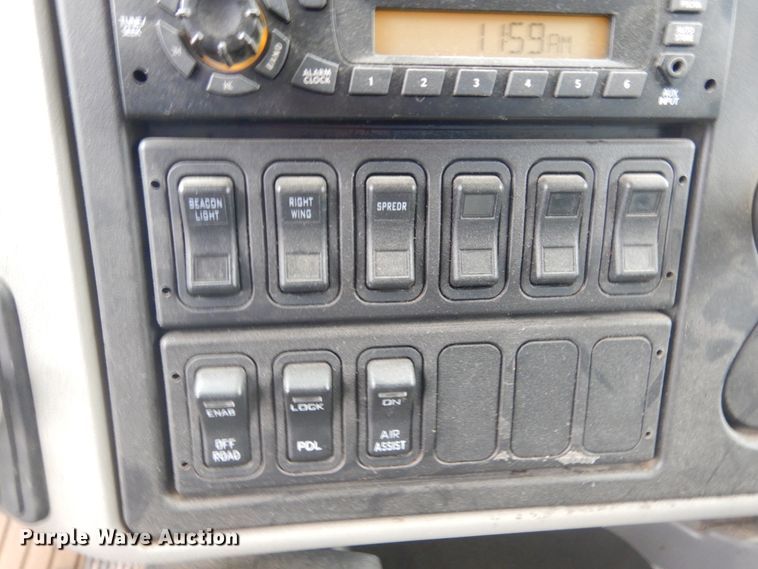 image for item HU9993 2011 International 7400  dump truck