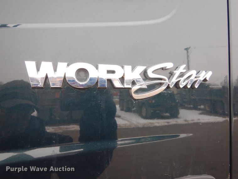 image for item HU9993 2011 International 7400  dump truck