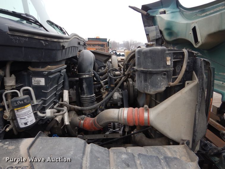 image for item HU9993 2011 International 7400  dump truck