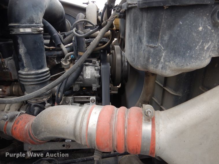 image for item HU9993 2011 International 7400  dump truck