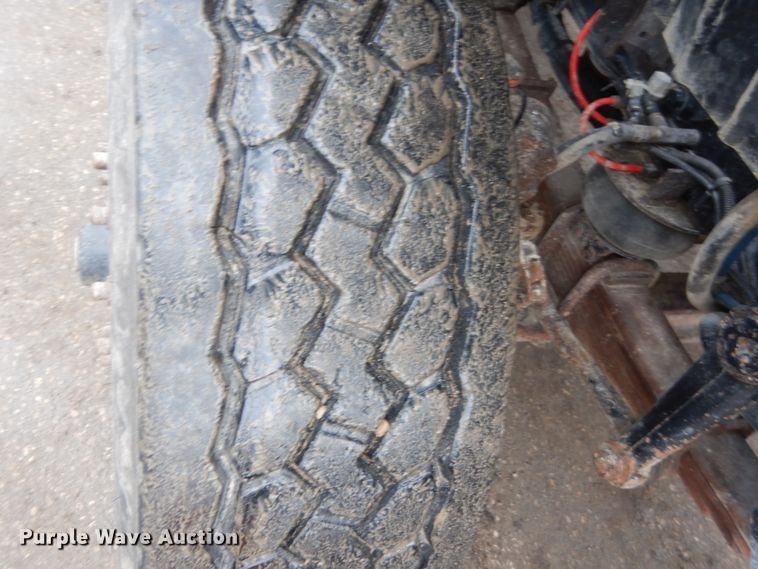 image for item HU9993 2011 International 7400  dump truck