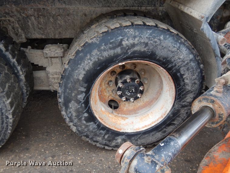 image for item HU9993 2011 International 7400  dump truck