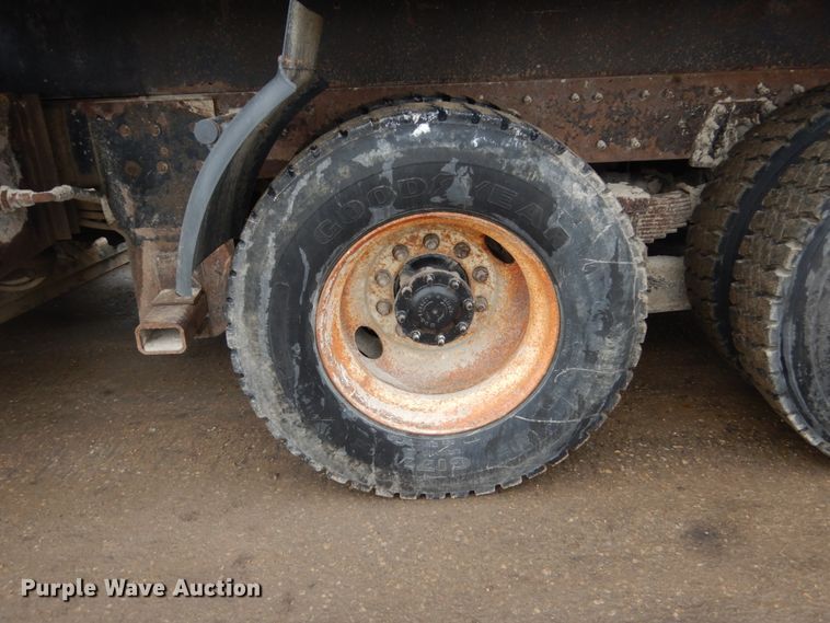 image for item HU9993 2011 International 7400  dump truck