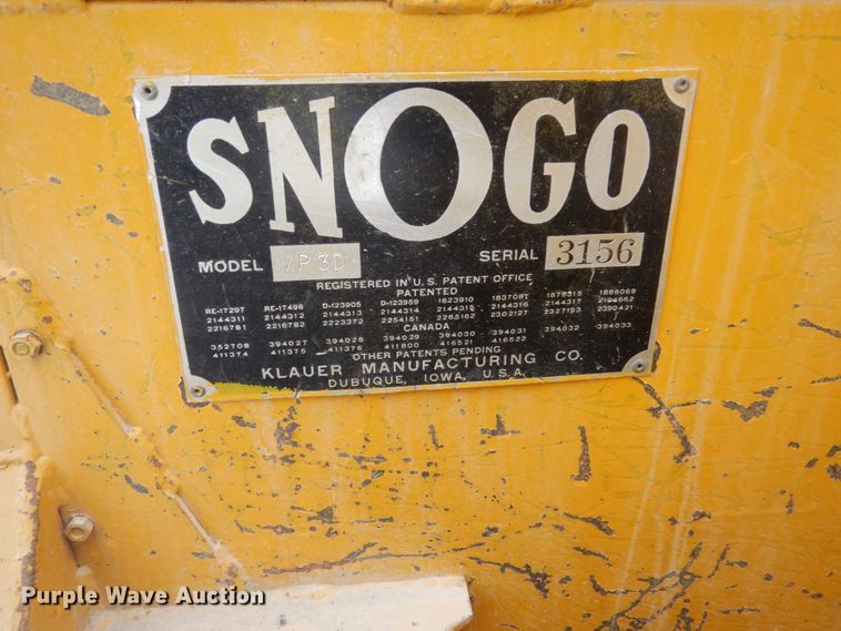 image for item HU9994 Snogo MP3D snow blower