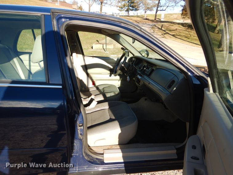 image for item HV9572 2008 Ford Crown Victoria Police Interceptor