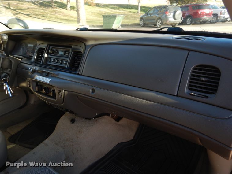 image for item HV9572 2008 Ford Crown Victoria Police Interceptor