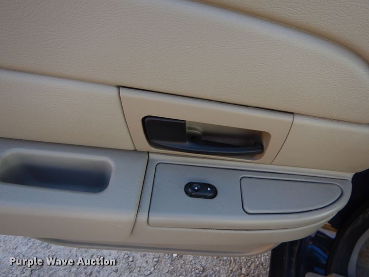 image for item HV9572 2008 Ford Crown Victoria Police Interceptor