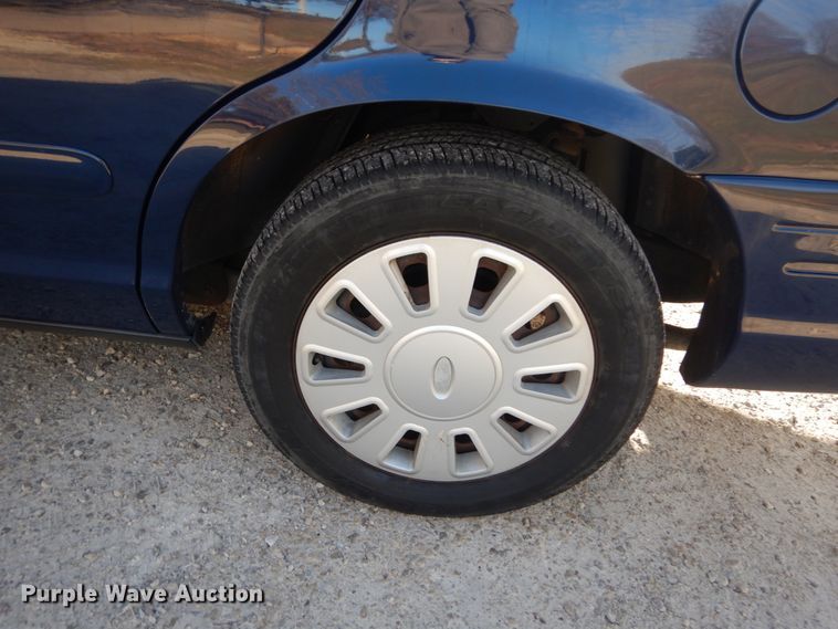 image for item HV9572 2008 Ford Crown Victoria Police Interceptor