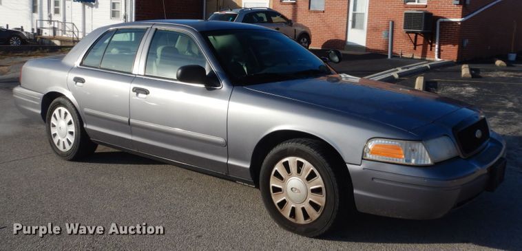 image for item HV9582 2006 Ford Crown Victoria Police Interceptor