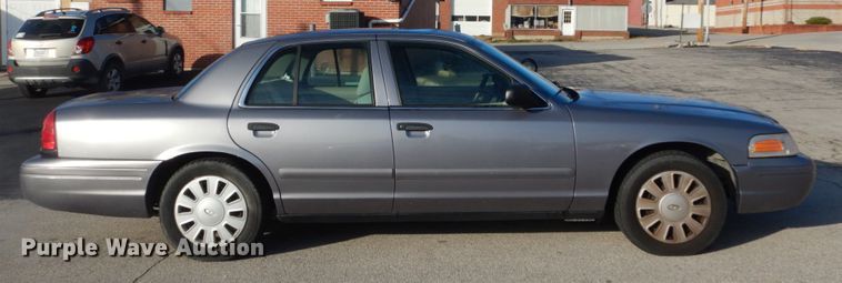 image for item HV9582 2006 Ford Crown Victoria Police Interceptor