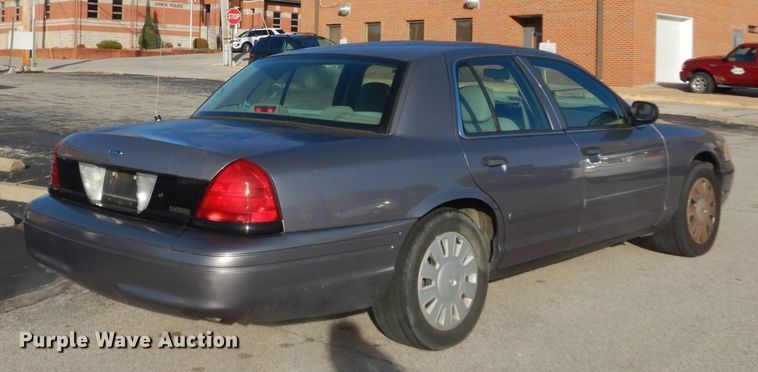image for item HV9582 2006 Ford Crown Victoria Police Interceptor
