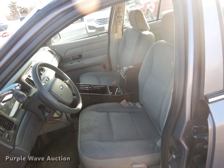 image for item HV9582 2006 Ford Crown Victoria Police Interceptor