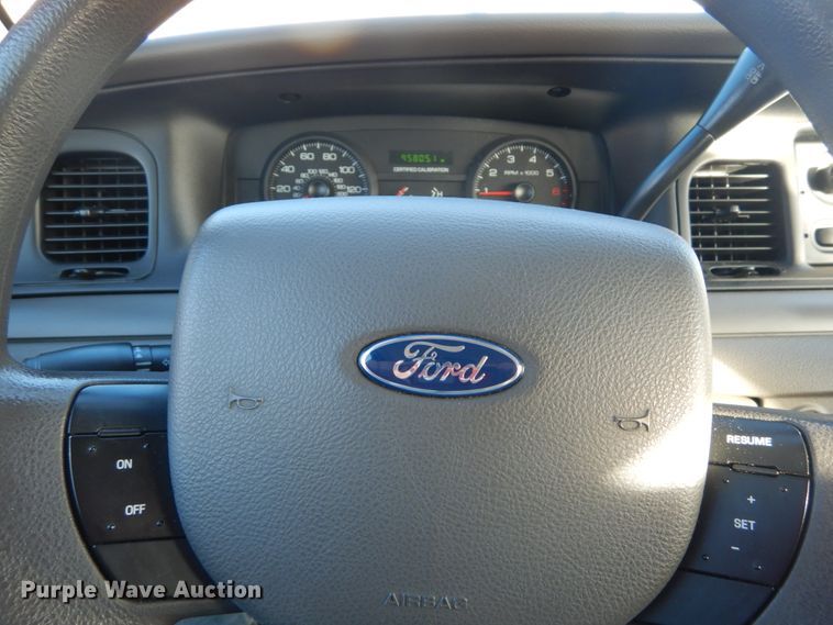 image for item HV9582 2006 Ford Crown Victoria Police Interceptor