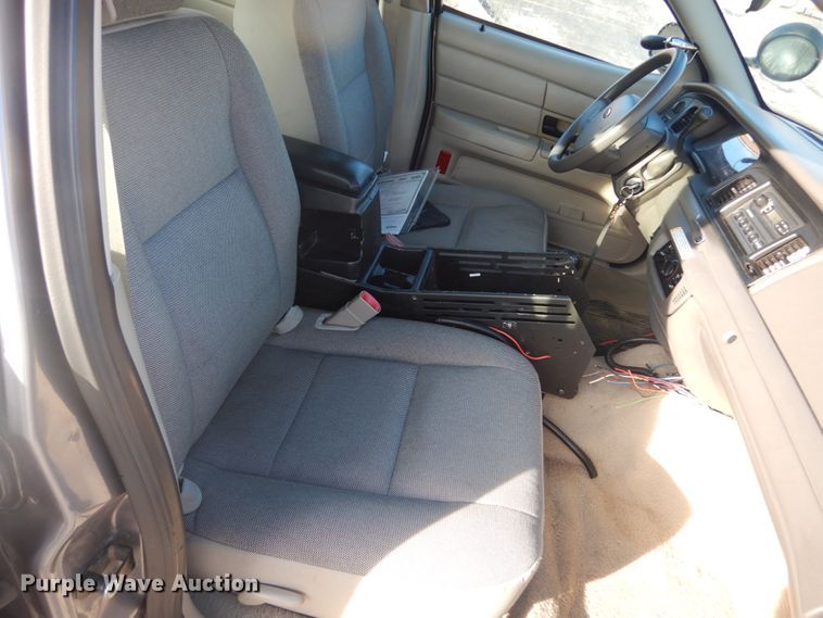 image for item HV9582 2006 Ford Crown Victoria Police Interceptor