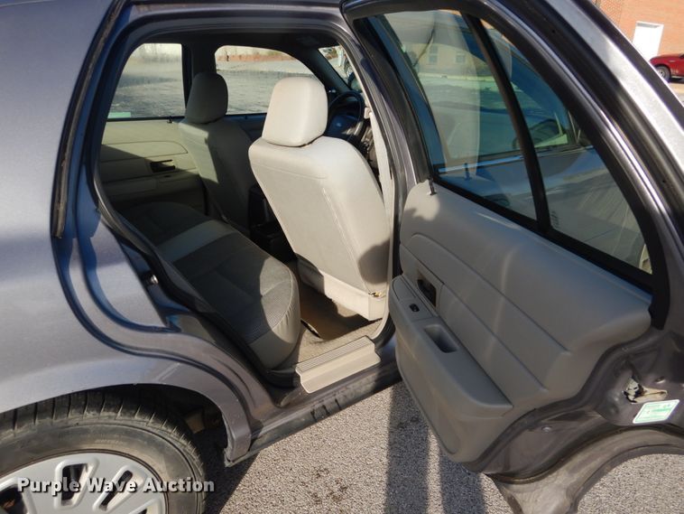 image for item HV9582 2006 Ford Crown Victoria Police Interceptor