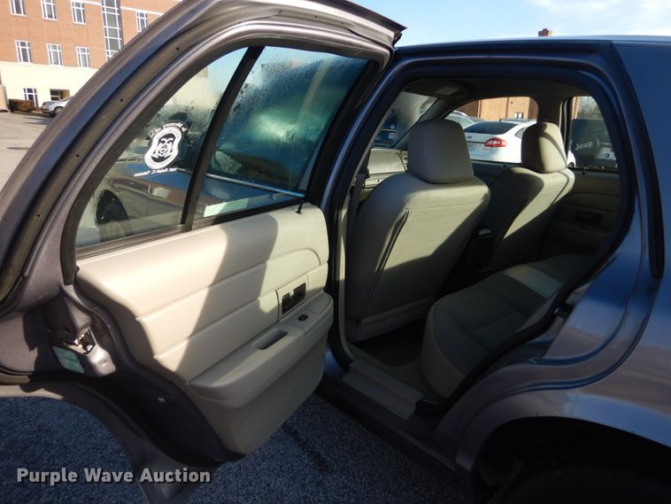 image for item HV9582 2006 Ford Crown Victoria Police Interceptor